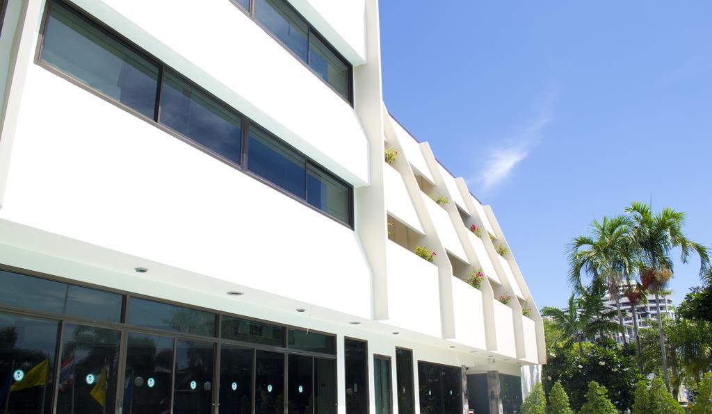 Bangsaen Villa Hotel Экстерьер фото
