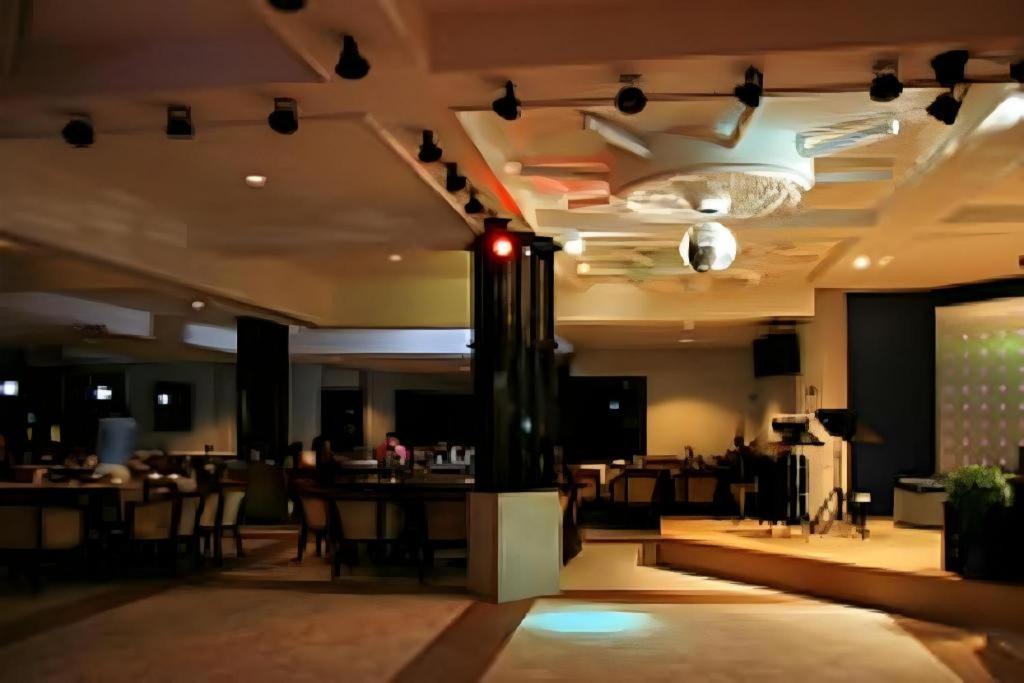 Bangsaen Villa Hotel Экстерьер фото